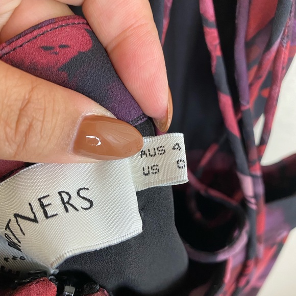 Fame and Partners Abstract Print Open Back Gown w/ Slit Wedding Guest | Size 0 - Picture 7 of 10